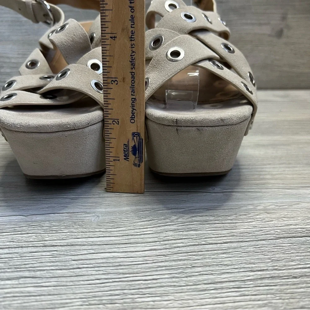 Marc Fisher super cute Bloom Grommet Platform leather Sandals size 6.5